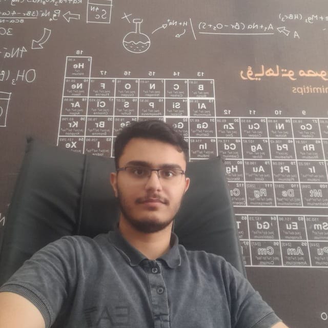 بهترین مدرس تدریس شیمی کنکور و نهایی در تبریز