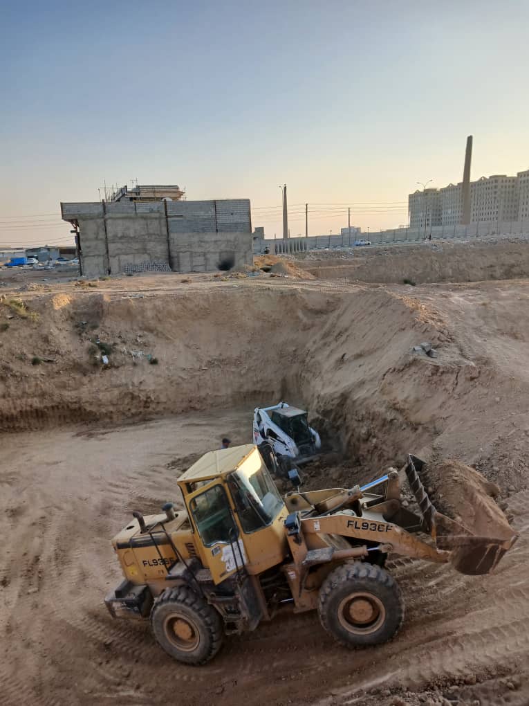 تخریب و خاکبرداری خرید ضایعات با بیل مکانیکی و بابکت در تهران