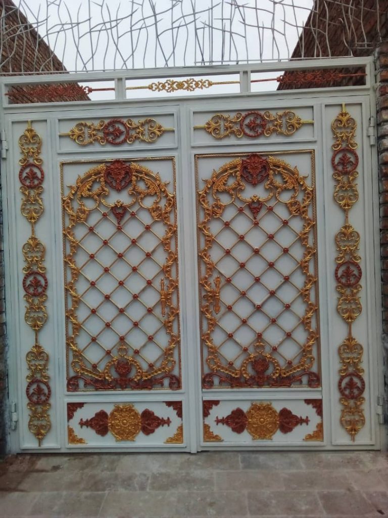 اجرای خدمات رنگ آمیزی درب و پنجره ساختمان نرده حفاظ داخل رنگ آمیزی گچ در زاهدان