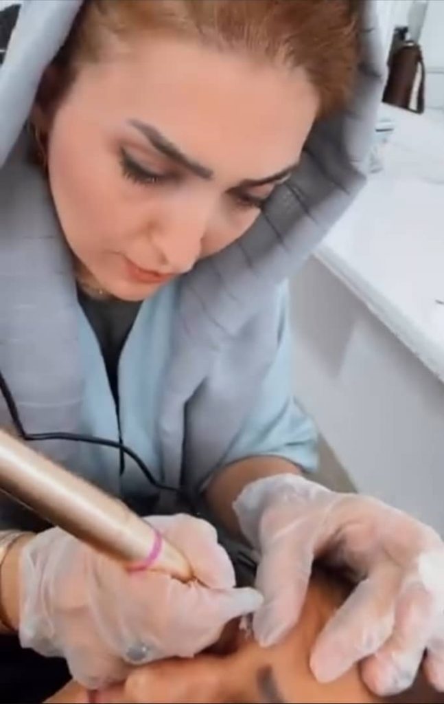 بهترین آکادمی تخصصی آرایش دائم صورت و ریموو تتو با سیمین صحراگرد در بیرجند