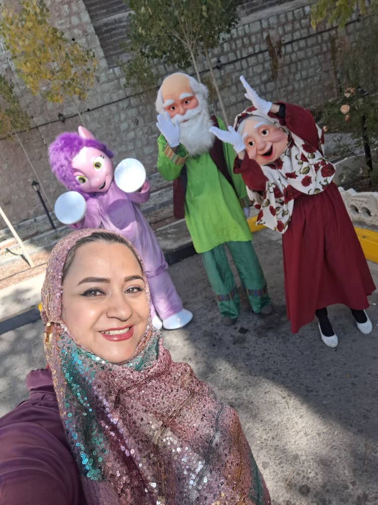 مجری حرفه ای برگزاری صفر تا صد جشن های مدارس یلدا نوروز دورهمی ها در تهران کرج