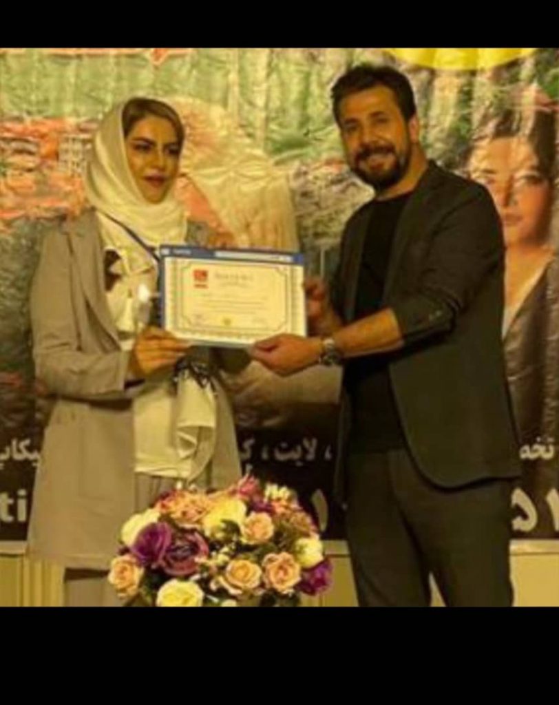 سالن آکادمی زینب محمودپور – بهترین سالن زیبایی در تمامی لاین ها – میکاپ کار حرفه ای – فیشیال تخصصی رنگ و کراتین در رباط کریم