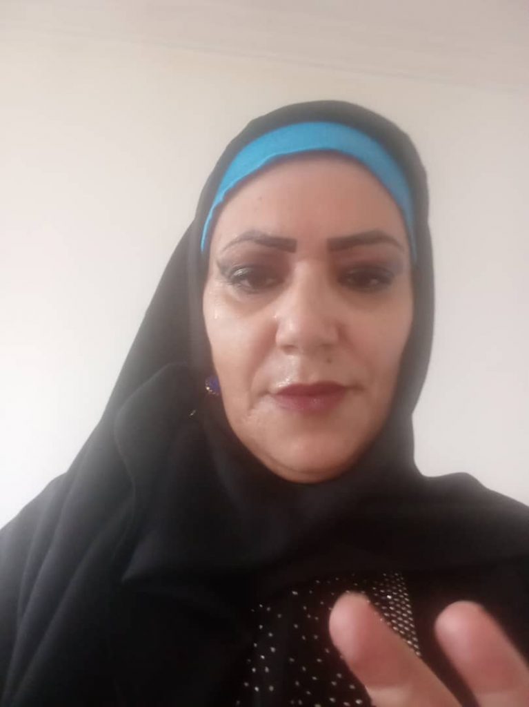 بهترین گوینده حرفه ای کتاب صوتی و پادکست در آذربایجان غربی | لیلا امین‌زاده